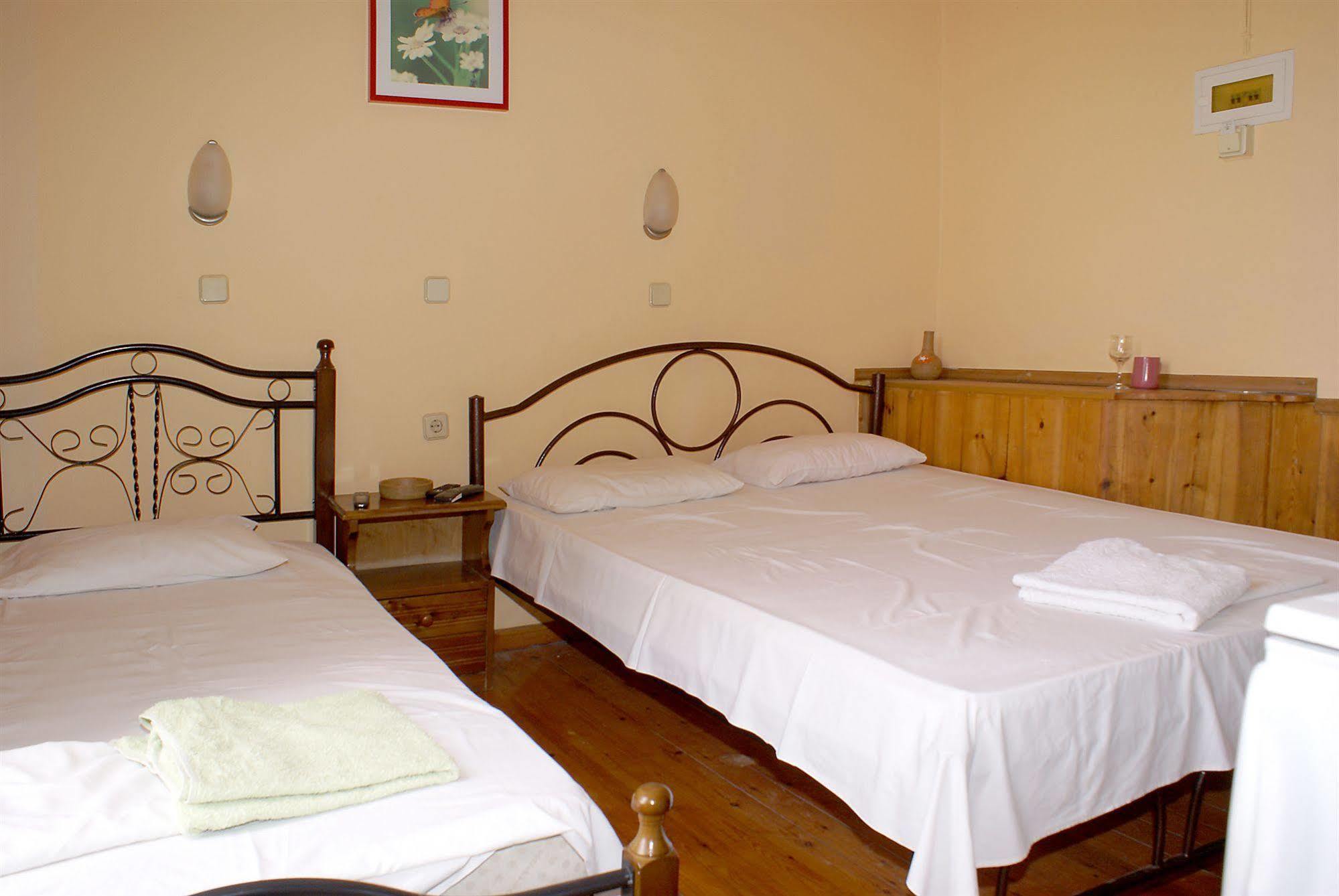 Kydonia Rooms Chania  Bagian luar foto