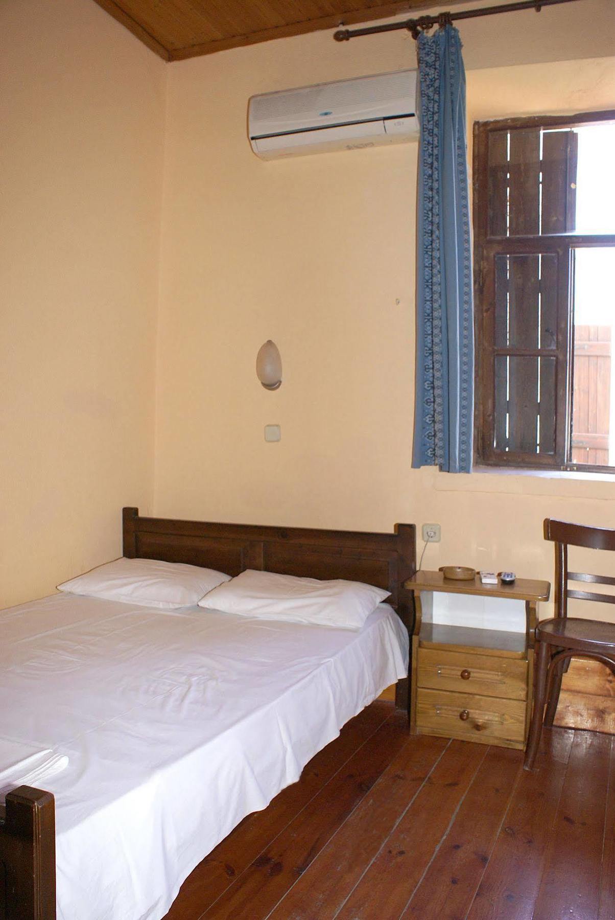 Kydonia Rooms Chania  Bagian luar foto