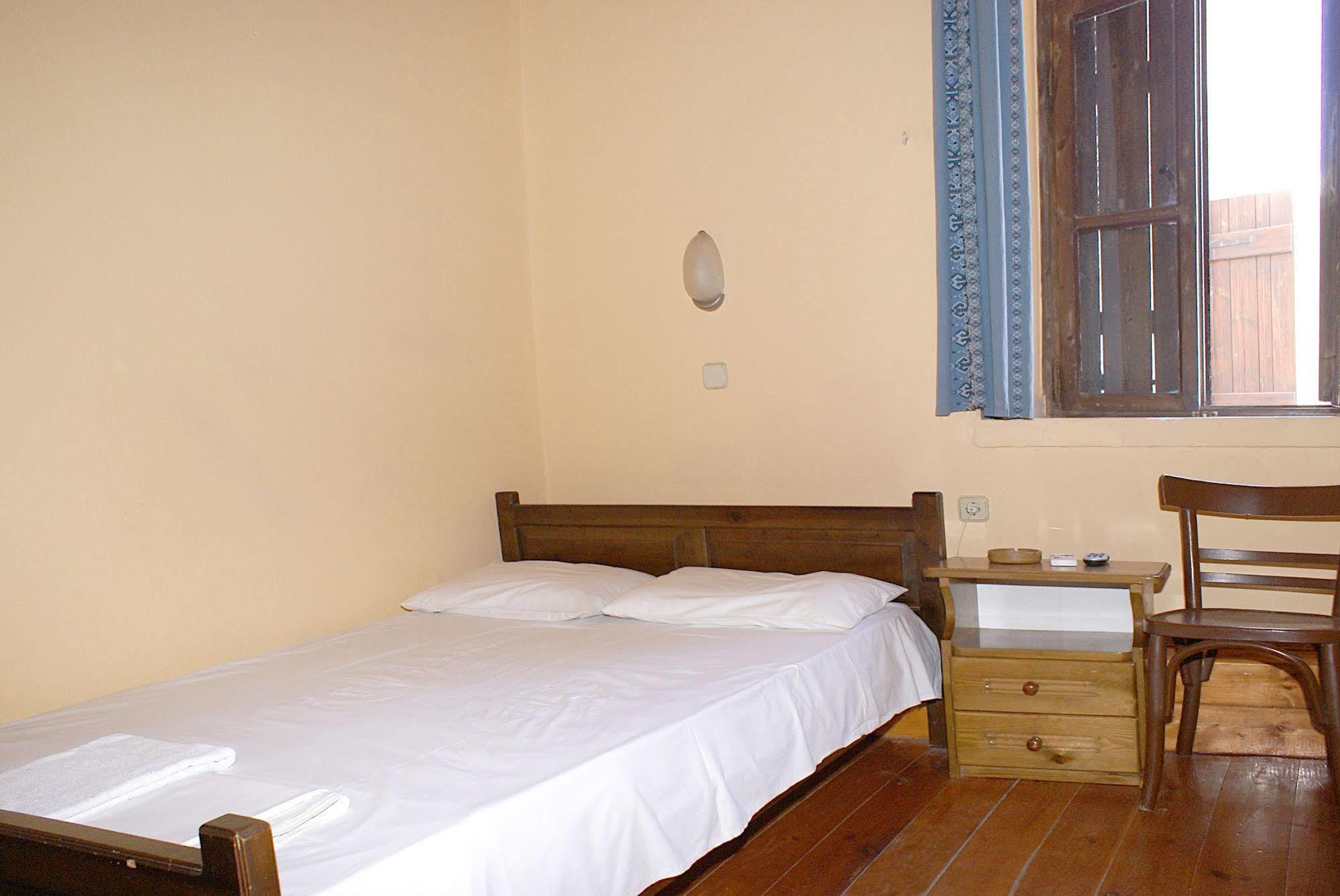 Kydonia Rooms Chania  Bagian luar foto