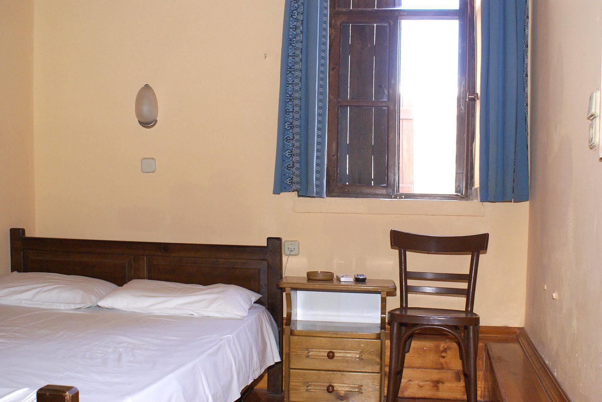 Kydonia Rooms Chania  Bagian luar foto