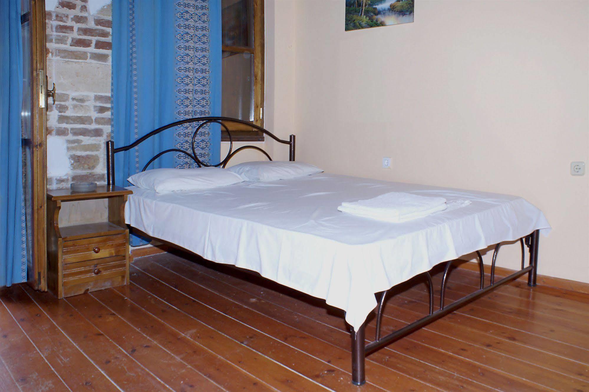 Kydonia Rooms Chania  Bagian luar foto