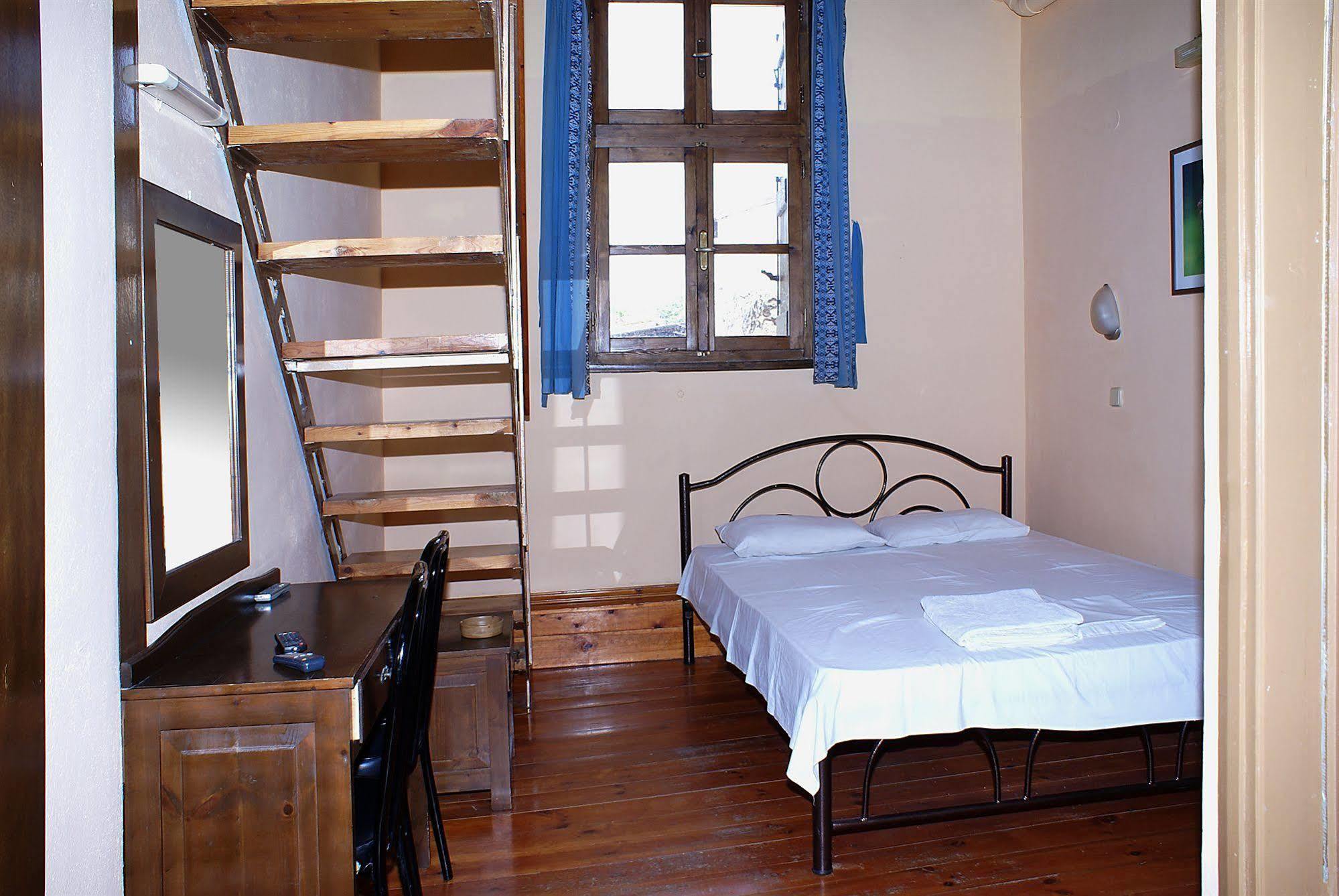 Kydonia Rooms Chania  Bagian luar foto